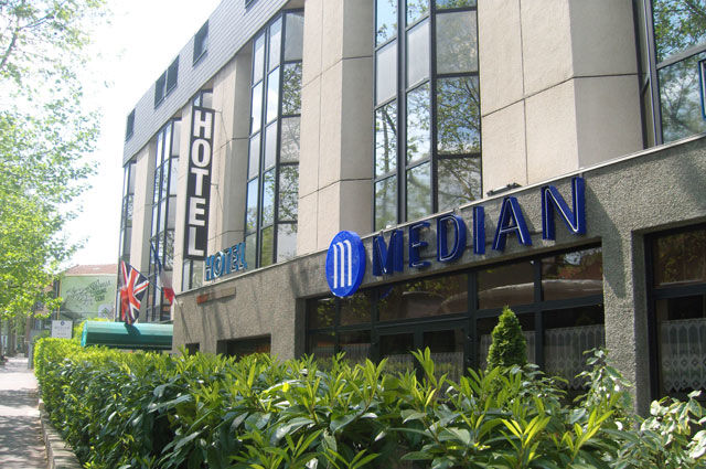 Hotel Paris Porte De 3*