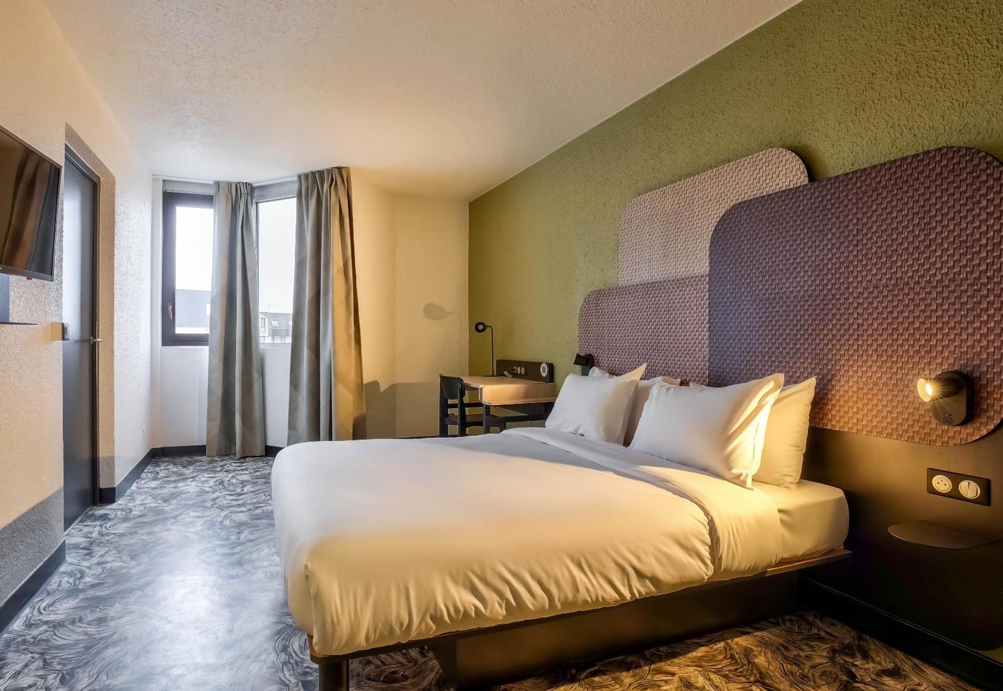 Hotel Paris Porte De 3*